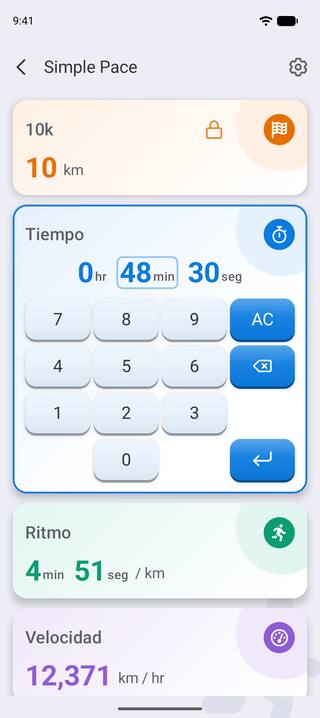 La tarjeta de tiempo abierta con el teclado numérico, introduciendo 48 minutos y 30 segundos para un 10k, lo que actualiza el ritmo a 4:51 por kilómetro.