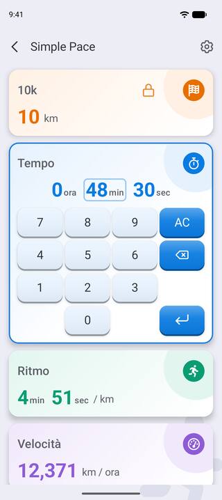 La scheda del tempo aperta con il tastierino numerico, mentre si inseriscono 48 minuti e 30 secondi per una 10k e il ritmo si aggiorna a 4:51 al chilometro.