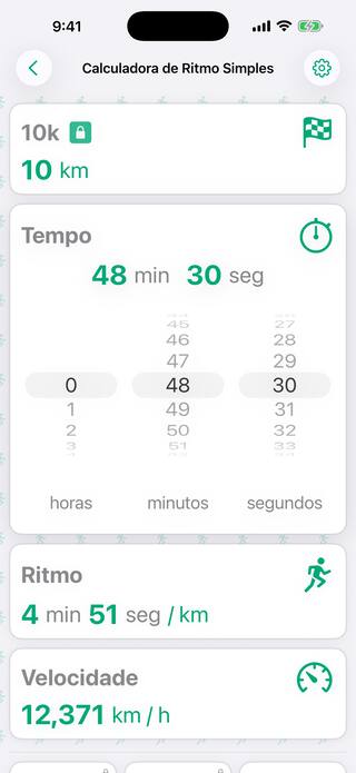 O cartão de tempo aberto com as rodas de horas, minutos e segundos ajustadas em 48 minutos e 30 segundos para um 10k, atualizando o ritmo para 4:51 por quilômetro.